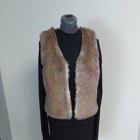 Faux Fur Vest - Size XS - Picture 4 of 10